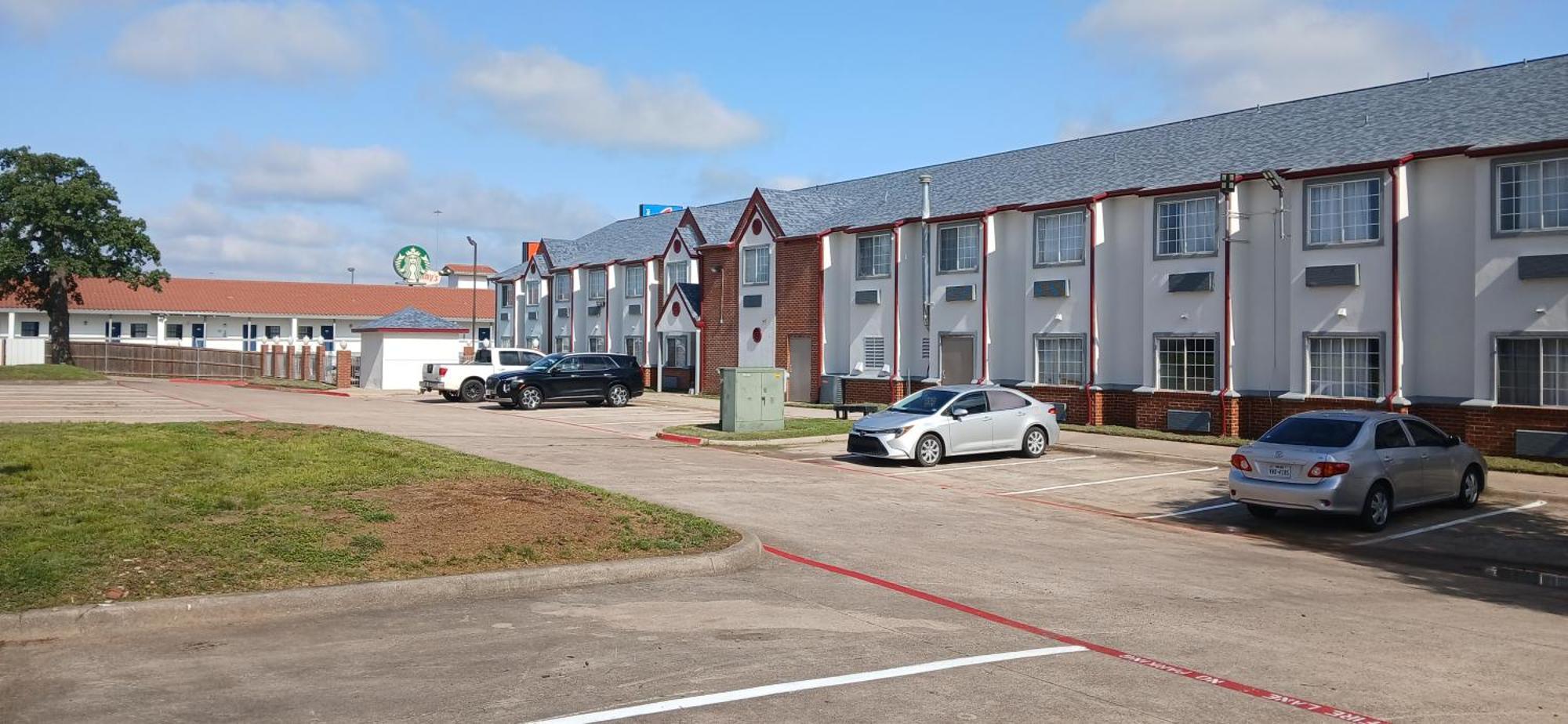 Red Roof Inn & Suites Euless - Dfw Airport Southwest Buitenkant foto